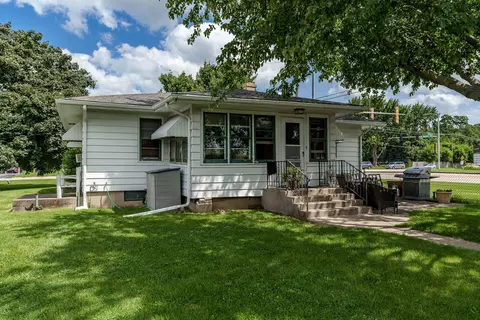 5981 Guilford Rd, Rockford, IL 61107