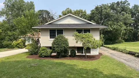 4607 Winchester Ave, Lisle, IL 60532
