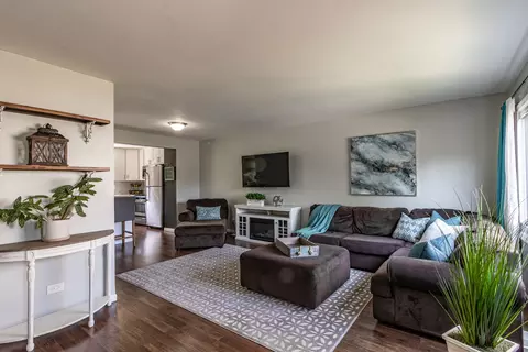 616 Ivy Ct, Wheeling, IL 60090 photo 6