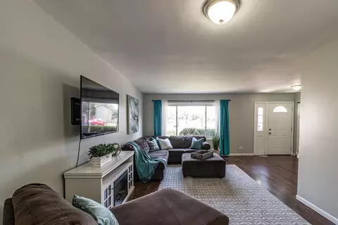 616 Ivy Ct, Wheeling, IL 60090 photo 7