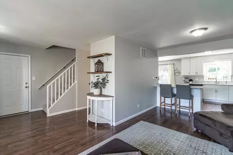 616 Ivy Ct, Wheeling, IL 60090 photo 8