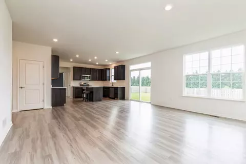 Living - 6907 Galway Dr, Mchenry, IL 60050 photo 5 of 5