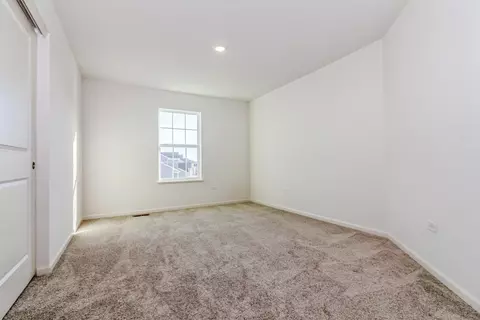 Bedroom - 6907 Galway Dr, Mchenry, IL 60050 photo 3 of 5