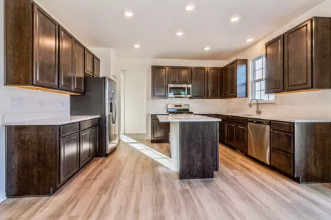 Kitchen - 6907 Galway Dr, Mchenry, IL 60050 photo 4 of 4