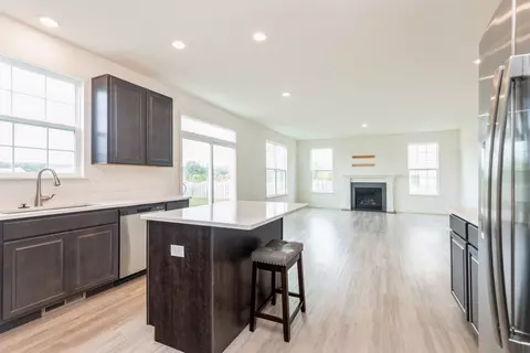 Kitchen - 6907 Galway Dr, Mchenry, IL 60050 photo 3 of 4