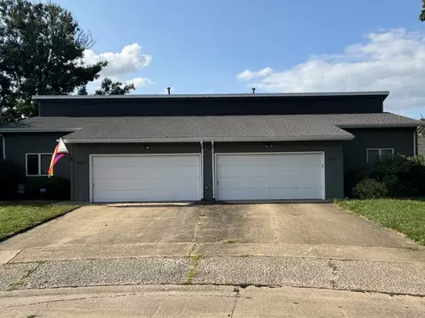 2131 Peach St, Champaign, IL 61820
