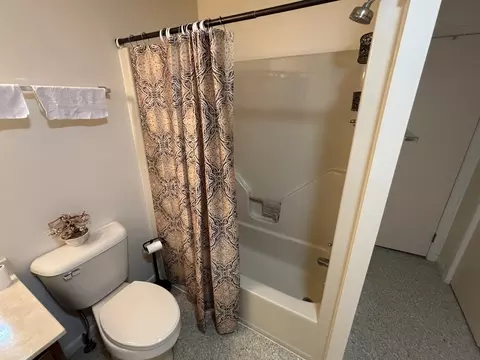 Bath - 2131 Peach St, Champaign, IL 61820 photo 2 of 3