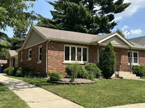 4844 W 98th St, Oak Lawn, IL 60453