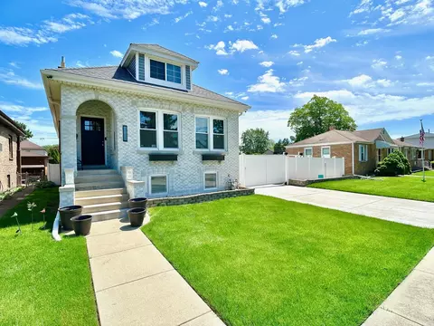 2559 Elm St, River Grove, IL 60171