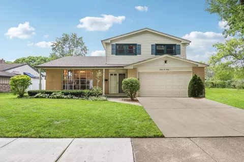 2620 N Forrest Ln, Arlington Heights, IL 60004