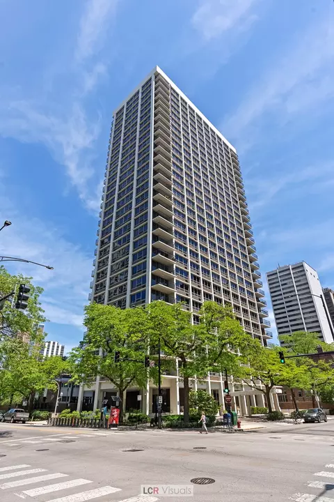 88 W Schiller St #407L, Chicago, IL 60610