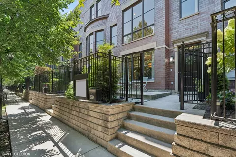 2664 N Hermitage Ave, Chicago, IL 60614
