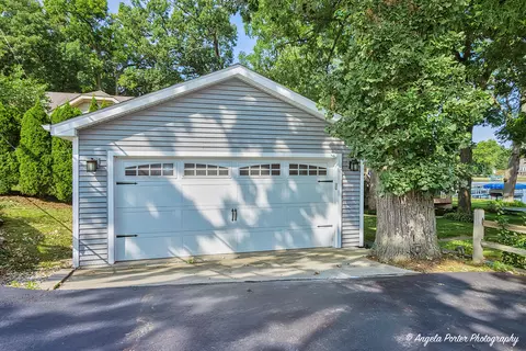 1310 River Terrace Dr, Johnsburg, IL 60051