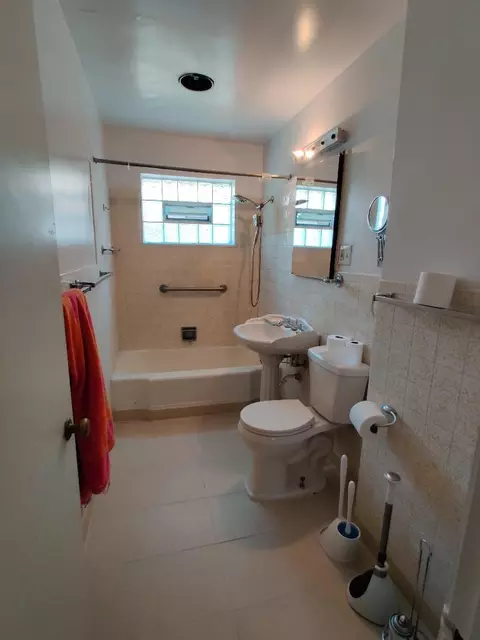 3048 Central St, Evanston, IL 60201 photo 4