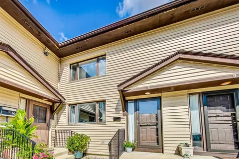 4735 Yender Ave #8, Lisle, IL 60532