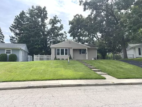 6 Aspen Ln, Carpentersville, IL 60110