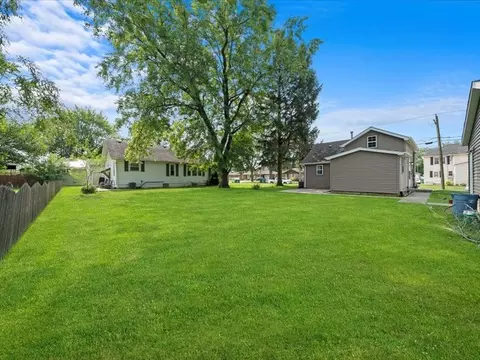 Exterior - 306 E 2nd St, Lockport, IL 60441 photo 5 of 6