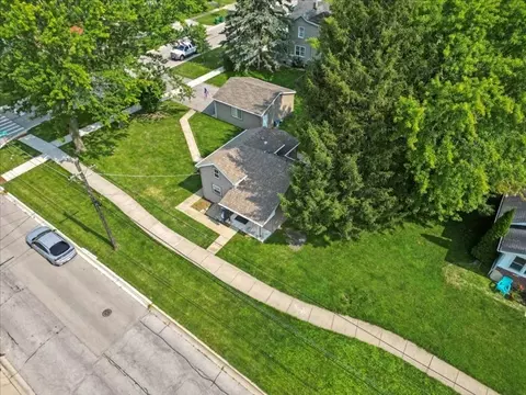 View/Area - 306 E 2nd St, Lockport, IL 60441 photo 1 of 9