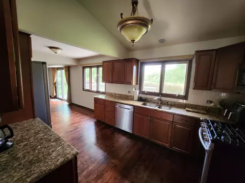 Kitchen - 887 Braintree Ln, Bartlett, IL 60103 photo 1 of 3