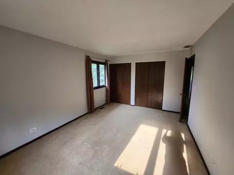 Bedroom - 887 Braintree Ln, Bartlett, IL 60103 photo 3 of 4