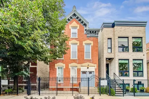 1818 W Superior St #2R, Chicago, IL 60622