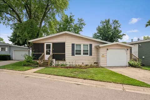 187 Tollview Rd, Elgin, IL 60123
