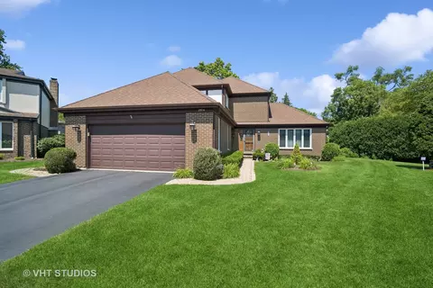 2514 E Hartford Ct, Arlington Heights, IL 60004