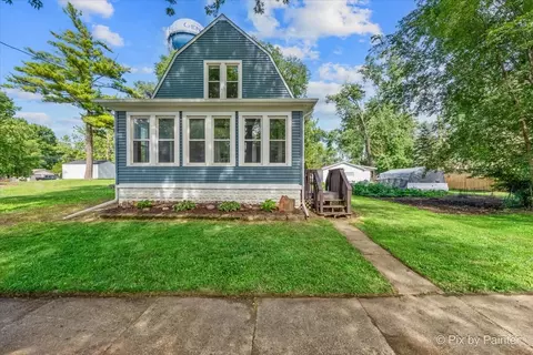 138 Robinson St, Genoa, IL 60135