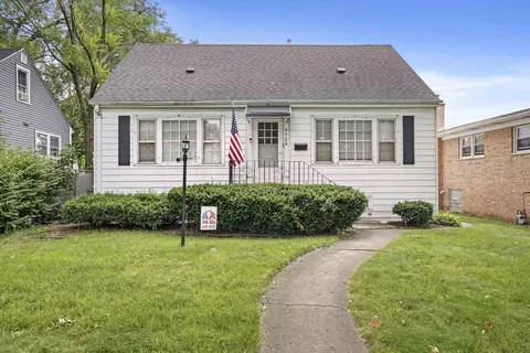 9729 S Warren Ave, Oak Lawn, IL 60453