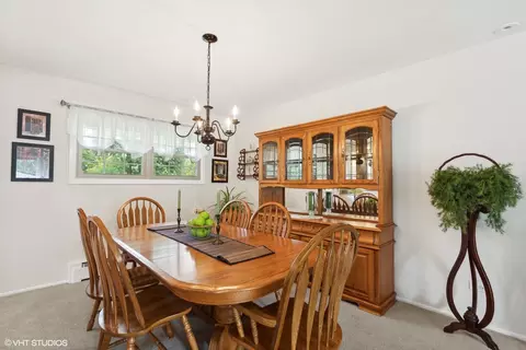 Dining - 4404 Peacock Ln, Rolling Meadows, IL 60008 photo 2 of 2