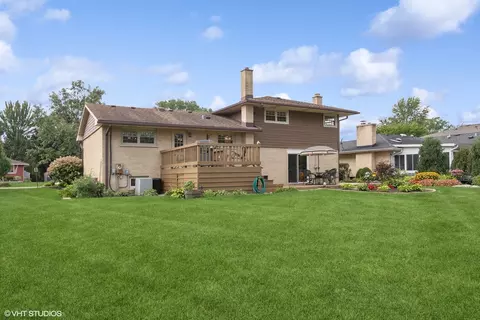 Exterior - 4404 Peacock Ln, Rolling Meadows, IL 60008 photo 7 of 7
