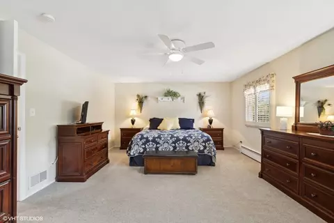 Bedroom - 4404 Peacock Ln, Rolling Meadows, IL 60008 photo 3 of 3