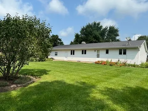 302 John St, Steward, IL 60553 photo 16