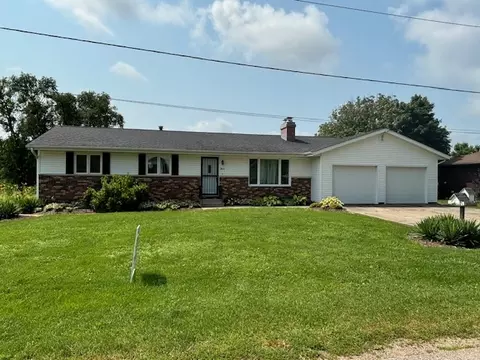302 John St, Steward, IL 60553 photo 2