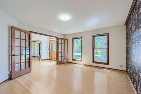 1845 Nicholson Dr, Hoffman Estates, IL 60192 photo 12