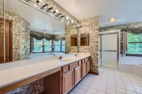 1845 Nicholson Dr, Hoffman Estates, IL 60192 photo 15