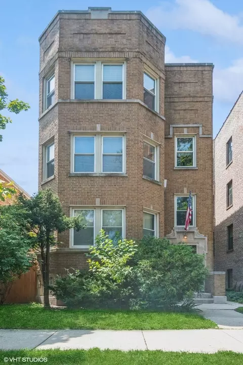 7534 N Oakley Ave, Chicago, IL 60645