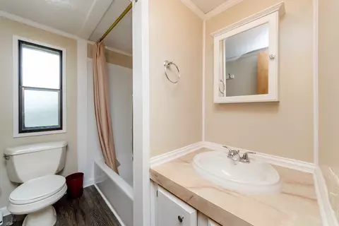 Bath - 207 E 7th St, Minonk, IL 61760 photo 3 of 4
