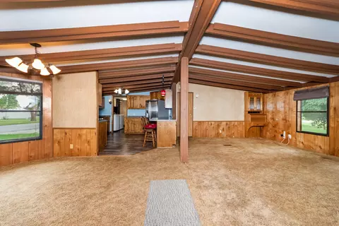 Living - 207 E 7th St, Minonk, IL 61760 photo 2 of 5