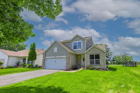 92 Canterbury Trl, Romeoville, IL 60446