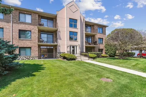 11036 Jodan Dr #1D, Oak Lawn, IL 60453