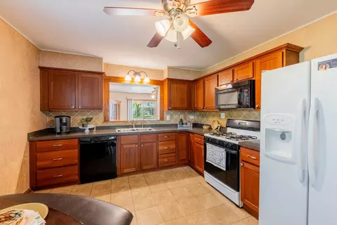 6801 La Porte Ct, Bridgeview, IL 60455 photo 4