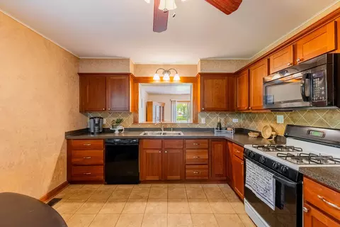 6801 La Porte Ct, Bridgeview, IL 60455 photo 6