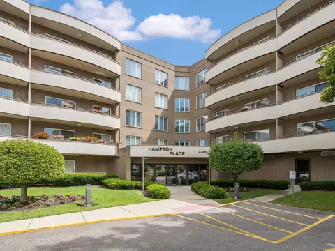 7201 N Lincoln Ave #503, Lincolnwood, IL 60712