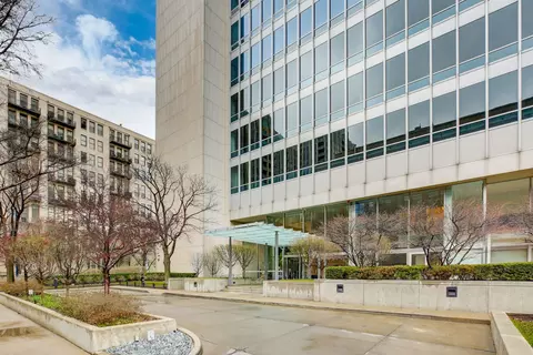 500 W Superior St #1111, Chicago, IL 60654