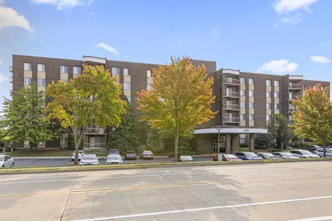 2201 S Grace St #408, Lombard, IL 60148