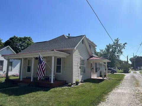 104 N Harrison St, Sidney, IL 61877
