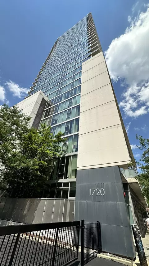 1720 S Michigan Ave #2413, Chicago, IL 60616