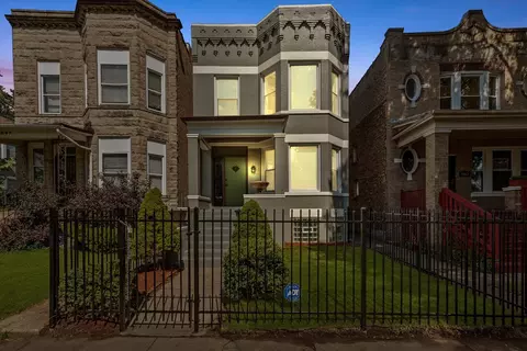 7011 S Prairie Ave, Chicago, IL 60637