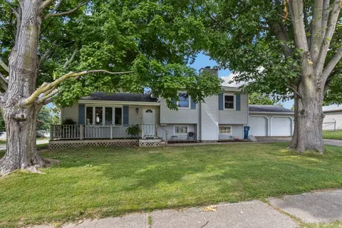 405 Hill St, Dixon, IL 61021